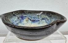 Load image into Gallery viewer, Scalloped Edge Handmade Pottery Bowl
