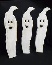 Load image into Gallery viewer, Skinny Ghost Wood Decorations