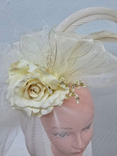 Load image into Gallery viewer, Cream Floral Fascinator