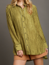 Load image into Gallery viewer, Crinkle Button Long Blouse by Umgee