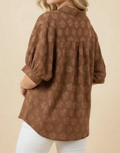 Load image into Gallery viewer, Floral Textured Button Front Collared Blouse