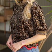 Load image into Gallery viewer, Wavy Leopard Print Top