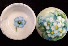 Load image into Gallery viewer, Hand-Painted Little Porcelain Boxes