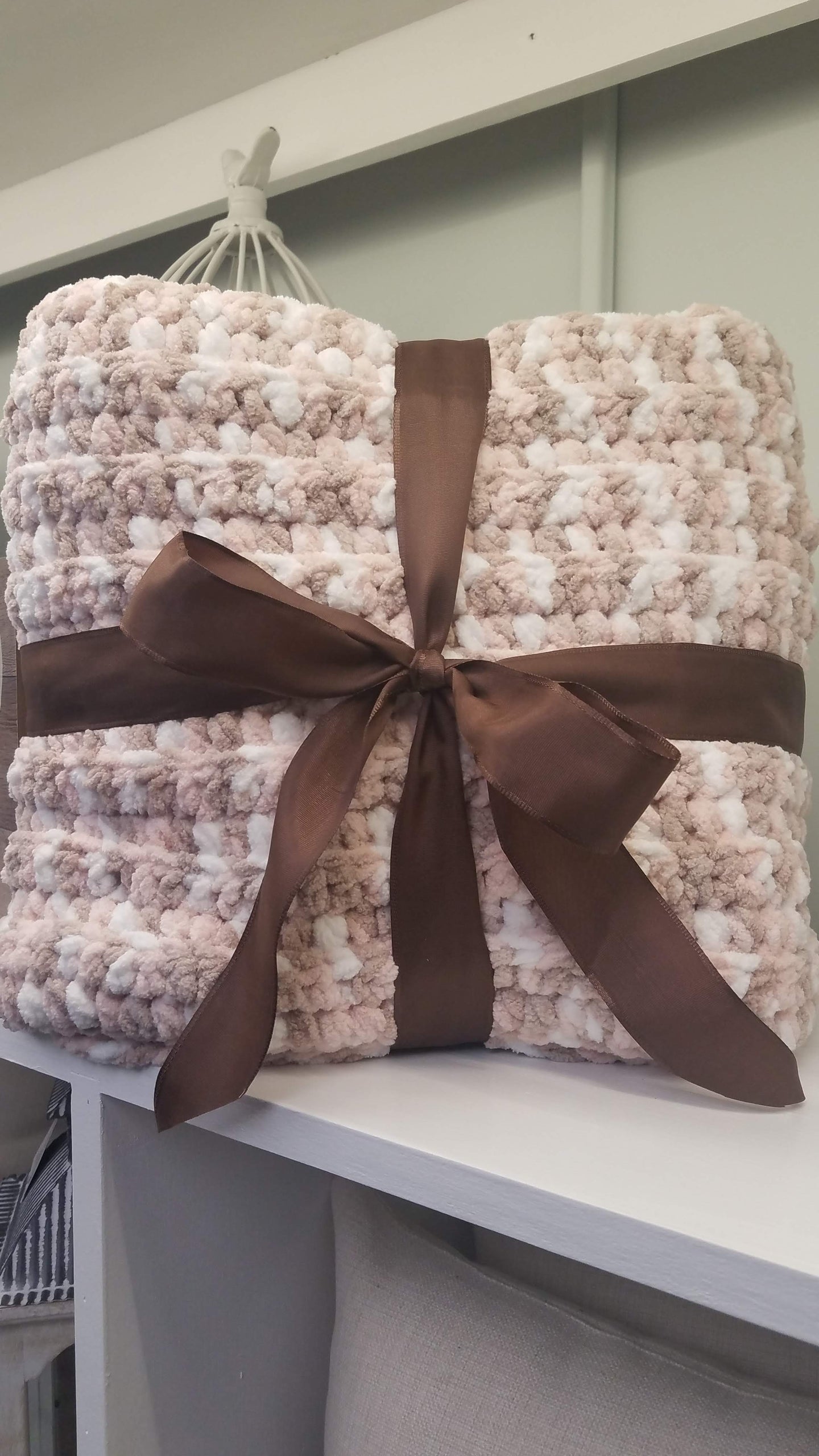 Soft & Chunky Throw - Soft Pink, Brown and White Blend