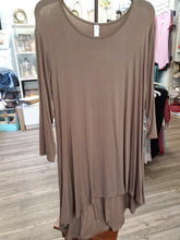 Load image into Gallery viewer, Hi-Lo Tunic Tops - Assorted Colors