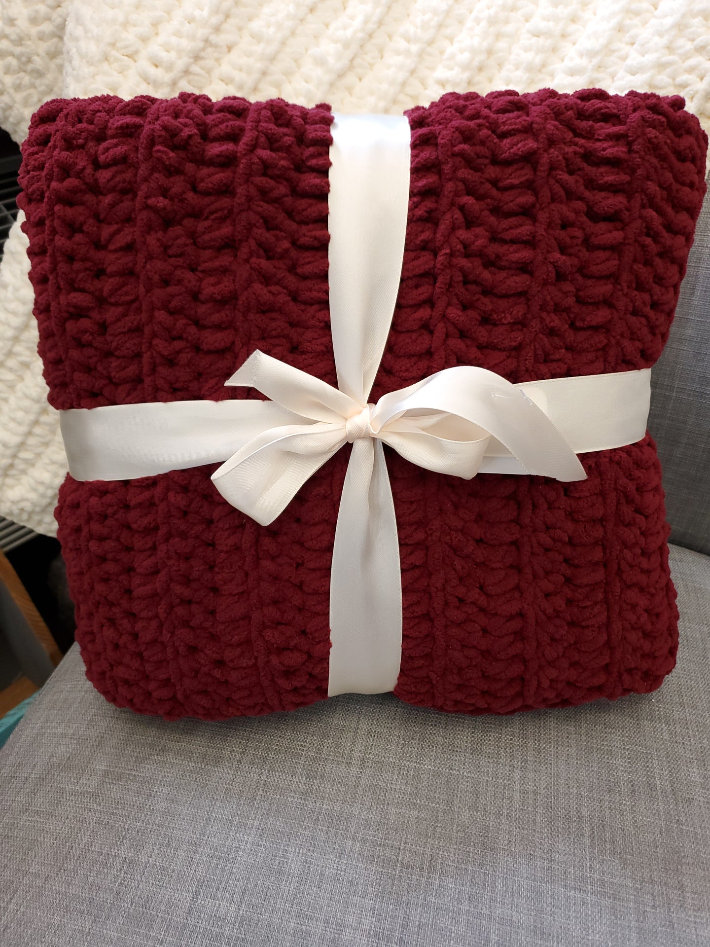 Soft & Chunky Throw - Cranberry