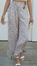 Load image into Gallery viewer, Soft Pink Leopard Print Wide-Leg Pants